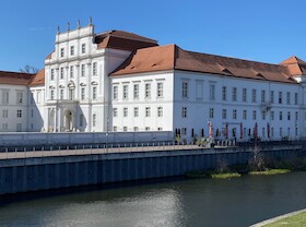 Bild: Fontane-Busausflug „Schloss Oranienburg und Schloss Tegel“