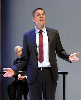 Bild: Sie sagt. Er sagt.