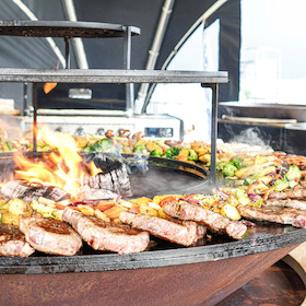 Bild: Feuer, Fleisch & Bier