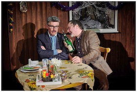 Bild: INDIEN - Eine Schnitzeljagd durch die deutsche Provinz | DERNIÈRE