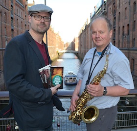 Bild: Henrik Siebold liest aus Inspektor Takeda und der lichte Schatten