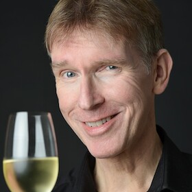 Bild: Frauen verblühen, Männer verduften - Jubiläumsshow - 40 Jahre Kabarett mit Peter Vollmer