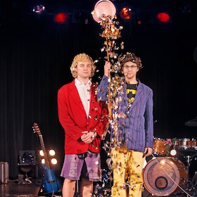 Bild: Zärtlichkeiten mit Freunden- Die schönsten Momente