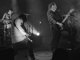 Bild: DUSK PLAYS NIRVANA