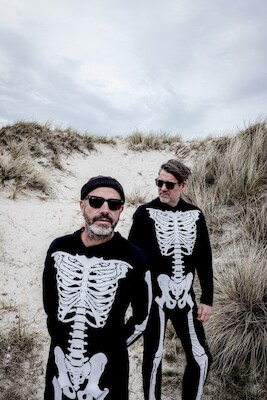Bild: Plewka & Schmedtje - Between the Lights