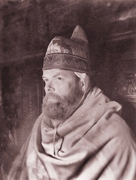 Bild: Jochen Malmsheimer & Uwe Rössler - mit „Zwei Füße für ein Halleluja – Mit einem Regenten unterwegs.“ Ein Historett in Geh-Dur