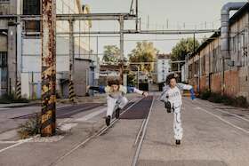 Bild: SHOUT TWICE - Tanz-Performance von Katerina Andreou und Mélissa Guex (Lyon/Lausanne)  Deutschlandpremiere