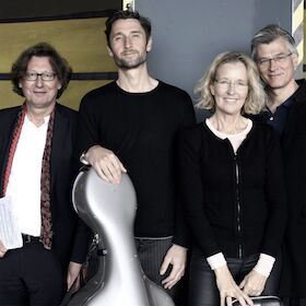 Bild: Liebe, Schüsse , Wahnsinn - Musik und Moderation