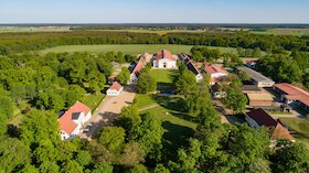 Bild: Führung über das Landgestüt Redefin - Erleben Sie das Landgestüt Redefin bei einer geführten Besichtigung