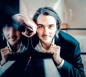 Bild: Alexander Gadjiev (Klavier) - Werke von u.a. Beethoven, Debussy, Liszt & Schumann