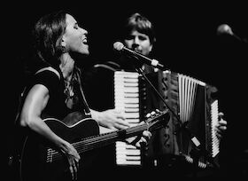 Bild: Lavinia Mancusi Duo (Italien) | Weltmusik - Kraftvolle Stimme vom Tiber