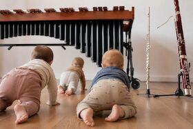 Bild: Krabbelfaktur – Musik entdecken / 0-2 Jahre - ensemble minifaktur