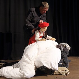 Bild: Figurentheater in der CD-Kaserne: Rotkäppchen - Gespielt vom Theater Lille Kartofler