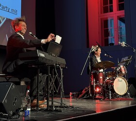Bild: SINGALONG - X-Mas Rudelsingen mit Tobias Sudhoff