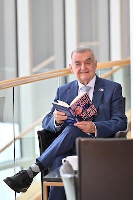 Bild: Buchpräsentation und Vortrag zum Buch „Sicherheit“ von Herbert Reul