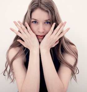Bild: Katharina Hack begeistert mit "Keep your fingers crossed!"