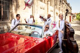 Bild: Klazz Brothers & Cuba Percussion | Christmas meets Cuba