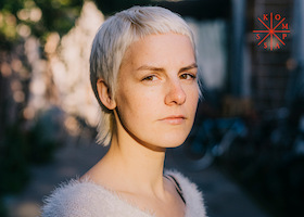 Bild: Helene Bukowski: Wer möchte nicht im Leben bleiben - Lesung und Gespräch mit Clara Kopfermann in der Reihe „Kompass: 8 Visionen“