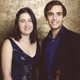 Bild: Pauline Creuz (Klavier) und Lewin Creuz (Violine)