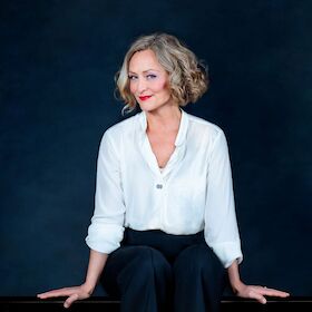 Bild: Anne Folger - Musikkabarett: Spielversprechend