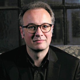 Bild: René Sydow - "Sie können sich wieder setzen"