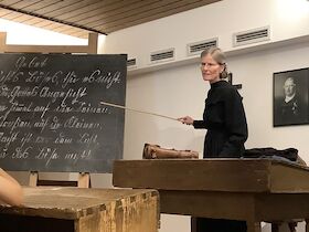 Bild: Kostümführung: Fräulein Elise – Lehrerin in der Dorfschule um 1850