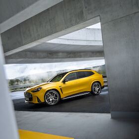 Bild: Genuss im Advent - Exklusive Ausstellung des Mercedes-AMG GT SUV & winterliches Buffet