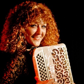 Bild: Lydie Auvray - solo - Salut! Et merci