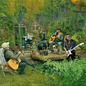 Bild: Beltaine Folkrock – Bad Penny meets Father Ray Kelly - mit Irlands singender Priester
