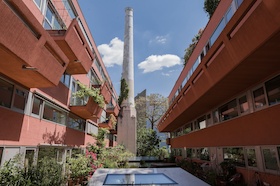 Bild: ARCHITEKTUR UND GEMEINSCHAFT IN DER SARGFABRIK