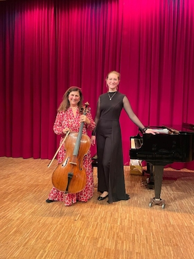 Bild: Kammerkonzert mit Cellistin Sanja Božena Uhde und Pianistin Anastasiia Mordasova - „Tänze und Dialoge: Konzert mit Violoncello und Klavier“