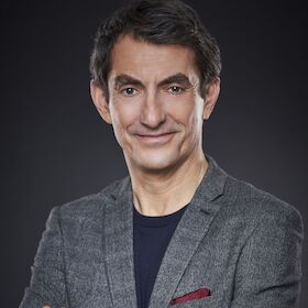 Bild: Knacki Deuser - "Humorintelligenz" Die neue Stand-up-Show von Mr. NightWash