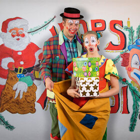 Bild: Clowns Hops und Hopsi - Im Spielzeugzimmer des Weihnachtsmannes