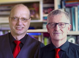 Bild: Lesung in Farbe - Autorenlesung mit dem "Krimiförster" Christian Oehlschläger und seinem Lektor Ulrich Hilgefort