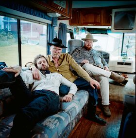 Bild: Lón - Thankfully Distacted