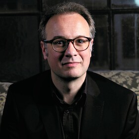 Bild: René Sydow - Sie dürfen sich wieder setzen