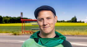 Bild: Sebastian 23 - Zusammenhaltestelle