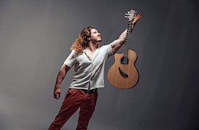 Bild: Alexandr Misko - Fingerstyle Prodigy