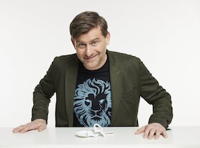 Bild: ALTINGER - Die letzte Tasse Testosteron