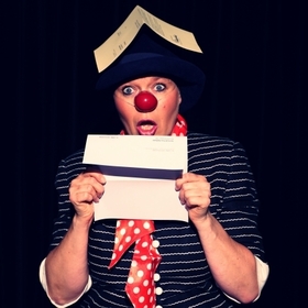 Bild: Die Clownin erwacht - Die Lust am Scheitern