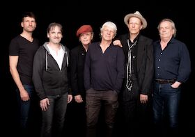 Bild: Alexander Scheer | Andreas Dresen & Band - spielen (nicht nur) GUNDERMANN - Fernseher Aus, Sternschnuppen An!