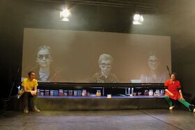 Bild: AUF ZUCKER - FUNDUS THEATER Forschungstheater - 4 – 12 J. + Erw.