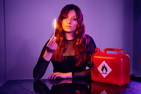 Bild: Lara Ermer - Leicht entflammbar