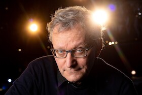 Bild: Frank Lüdecke - Träumt weiter! - Programmänderung! ursprünglich:  "Die Zukunft ist vorübergehend nicht erreichbar - eine Revue"