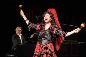 Bild: Souvenir - Komödie mit Musik über Florence Foster Jenkins, die Königin der falschen Töne
