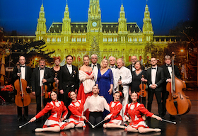 Bild: Traum-Melodien der Operette - dargeboten von einem Orchester, Ballett und Solisten