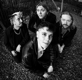 Bild: MAZ & THE PHANTASMS - (SCO) - Psychedelic Surf-Synth-Punk