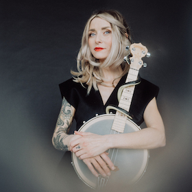 Bild: Sarah Lesch - Poesie und Widerstand