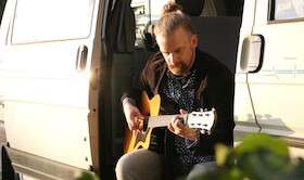 Bild: JOE BENNICK - Singer-/Songwriter