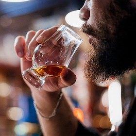 Bild: Rum-Tasting auf der Ruhr - Tageskreuzfahrten 2026 - Tasting